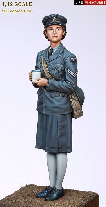 ライフミニチュア LM-12003 1/12 WAAF(イギリス婦人補助空軍)アシスタントセクションリーダー 1940-1941年