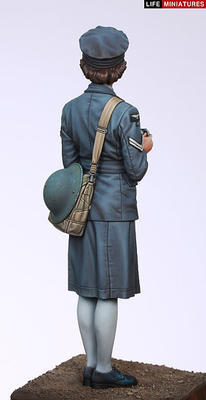 ライフミニチュア LM-35004 1/35 WWII イギリス空軍WAAF(婦人補助空軍) 副班長 1940-1941年
