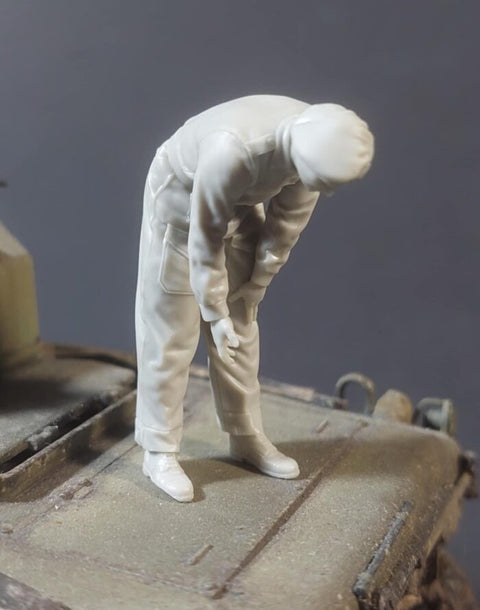 パンツァーアート FI35-232 1/35 WWIIイギリス 戦車兵 75mm砲弾搭載中 No.1
