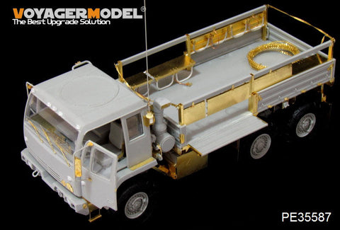 ボイジャーモデル PE35587 1/35 現用アメリカ M1083 FMTV 基本セット(トランペッター)