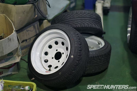 ズームオン ZR062 1/24 16インチ サークル スチール ホイールセット