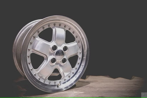 ズームオン ZR137 1/24 16'' 無限 MR-5 リムセット